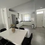 La Casa De Pepo * 콘일데라프론테라